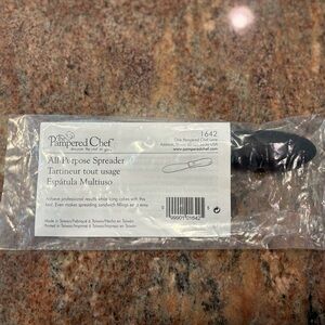 NEW Pampered Chef All-Purpose Spreader